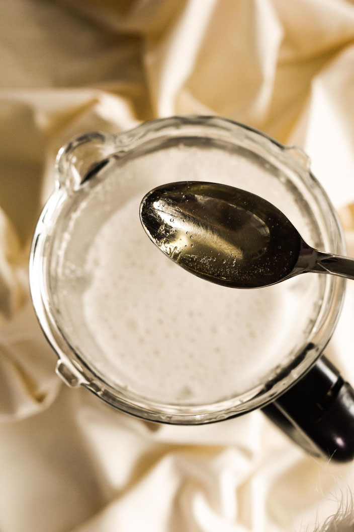 Leckere Haselnussmilch einfach selbst machen | Vegane Alternativen selber machen Part 3 RiekesBlog