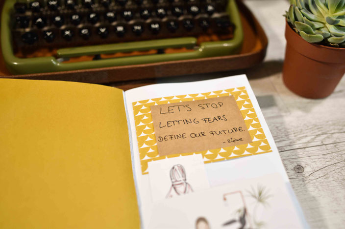 Titelbild: Art Journal mit Spruch - Let's stop letting fears define our future