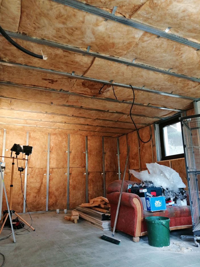 Trockenbau: Unterkonstruktion für Rigips-Decke und Rigips-Wände