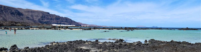 Playa del Caleton Blanco, Meer, Lagune, Lanzarote , türkiesfarbenes Meer
