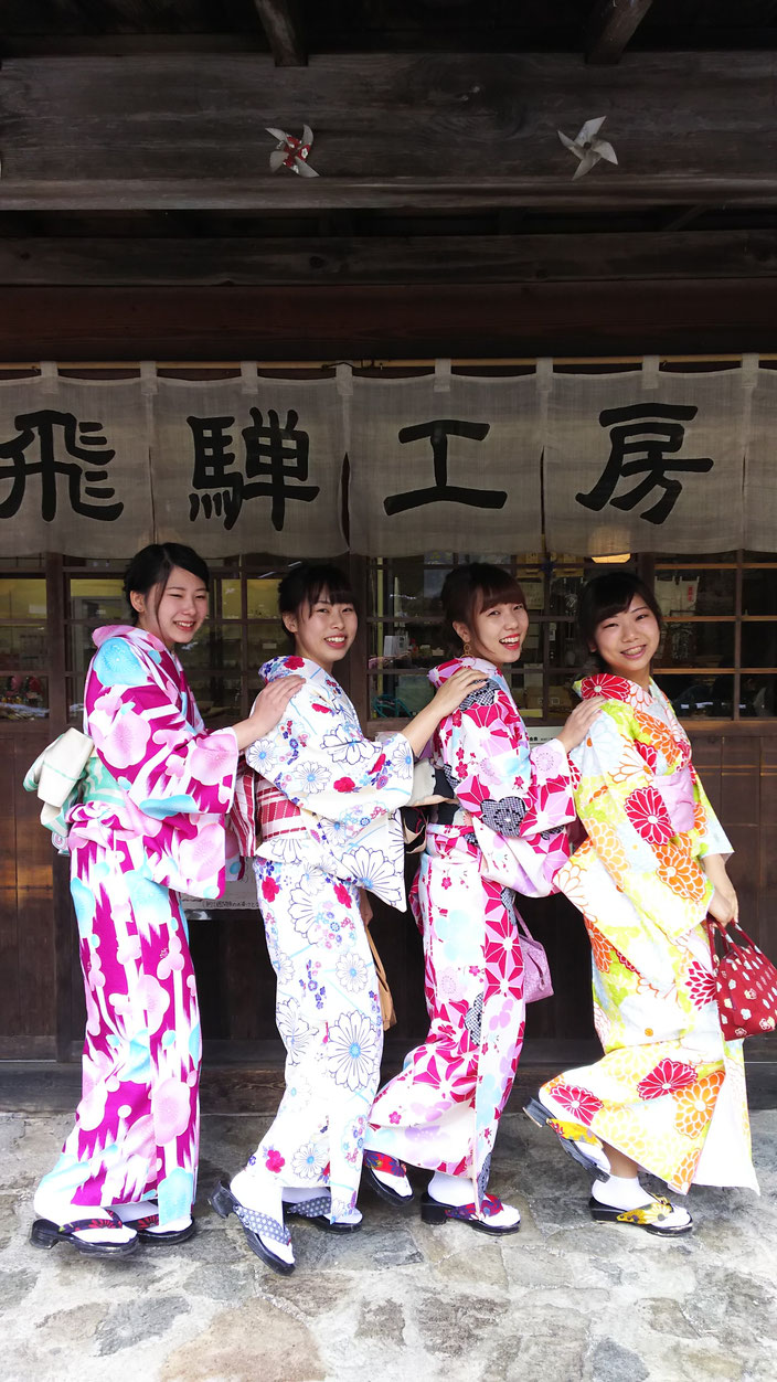 着物が似合う下呂温泉合掌村!クリスマスに来られたらぜひ着物体験を!