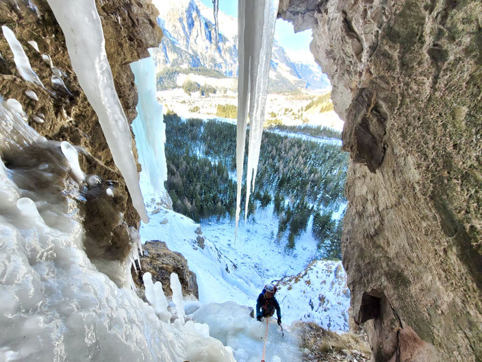 Eisklettern, Mixed, Mixed climbin, Mixed klettern, drytooling BEO, Berner Oberland, Schweiz, öschiwald, Reise ins Reich der Eiszwerge, Kandersteg, Oeschiwald