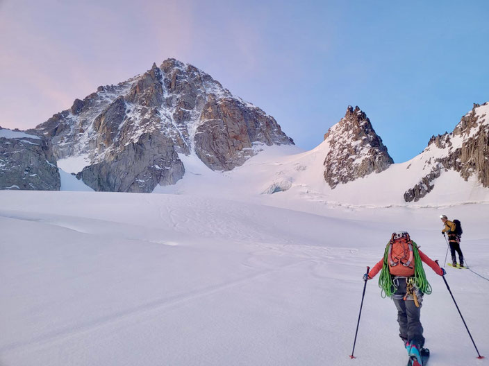 Chamonix, le Tour, Aiguille du Chardonnet, Goulotte Escarra, Escarra Gully, Nordwand, North face, REFUGE ALBERT 1ER