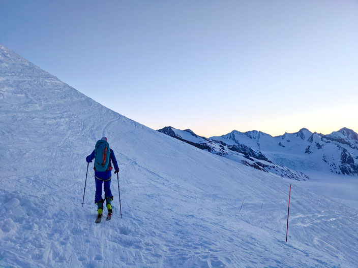 Louwihorn, Louwitor, Hollandiahütte, Lötschenlücke, Lötschental, Skitour, Skihochtour, Jungfraujoch, Jungfraugebiet, Berner Oberland, BEO äbeni flue, äbni Flue, äbni Fluh, Mittaghorn, Anengletscher, Anungletscher, Aletschfirn, Kranzbergfirn