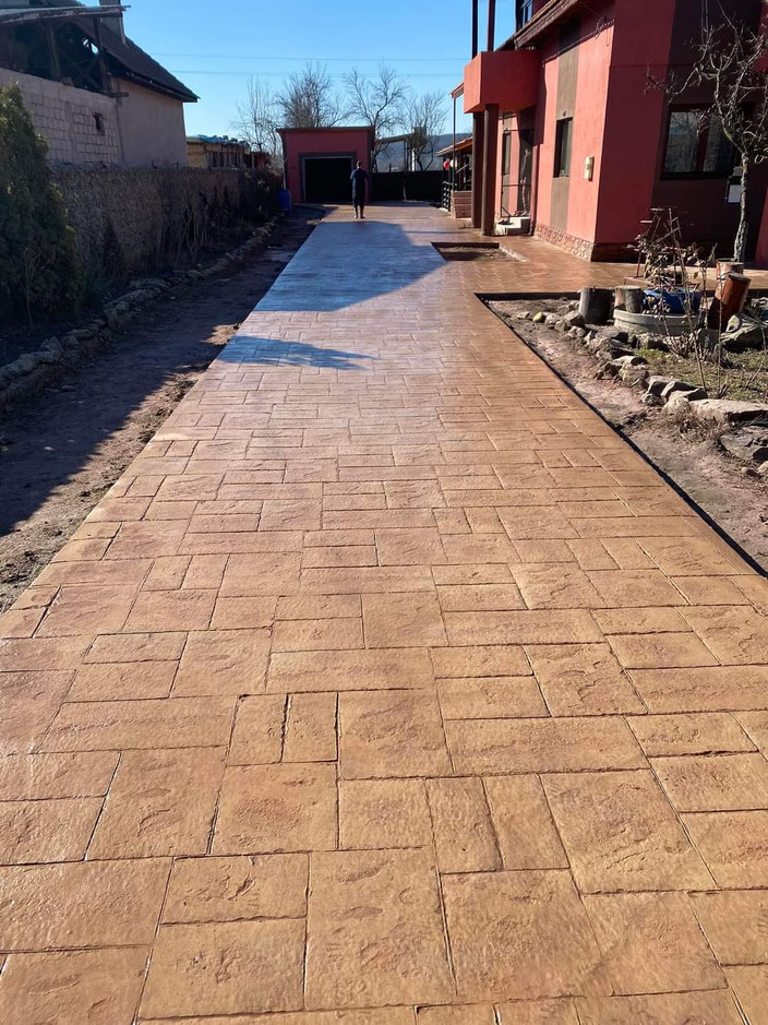 PAVAJE DIN BETON AMPRENTAT ÎN BĂLENI-DÂMBOVIȚA