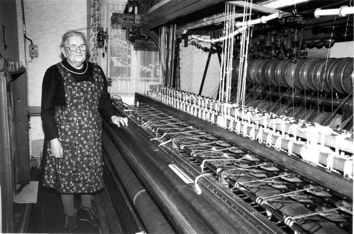 Rosa Brogli war bis 1987 Posamenterin - die letzte weit und breit. Foto: Denkmalpflege Aargau / Pius Räber / Bauernhausforschung