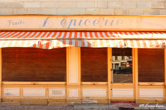 21-8 d: Epicerie de Bléré
