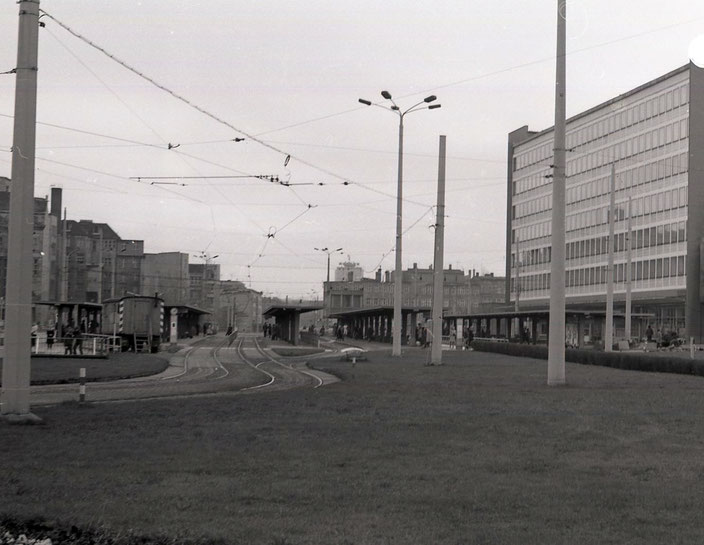 Karl-Marx-Stadt, Zentralhaltestelle, Poliklinik, Chemnitz, robotron, 80er, Achtziger, damals, früher, DDR