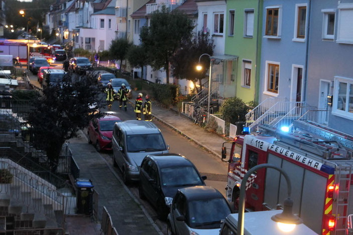 Typische Situation im Quartier Bürgerweide: Rettungskräfte kommen aufgrund der Parkdichte nicht zum Einsatzort (© V. Otto)