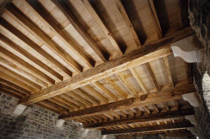 Plafond à la française en vieux chêne château de Sévérac