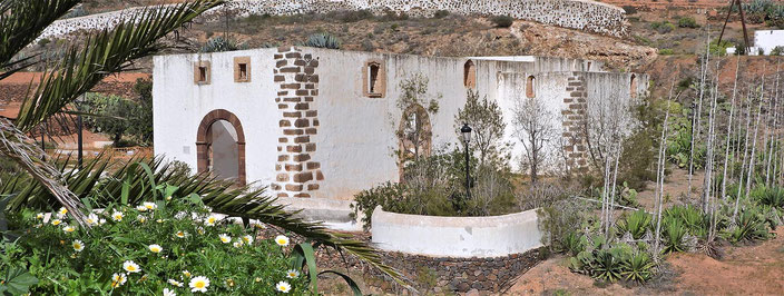 Die malerische Ruine des Franziskaner Klosters "Convento de San Buenaventura" bei Betancuria.