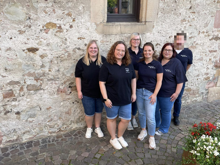 von links: Vanessa Schwiertz (TV), Vanessa Strauß (TV), Sabrina Völker (MV), Katharina Heck (MV), Christine Noll (MV), Edgar Gronau (MV)