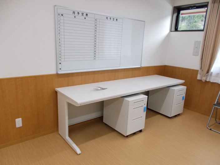 テーブル　収納　介護　介護用　  介護用品　家具　備品   チェア　ソファ　ベッド　介護ベッド　シューズボックス　食器　間仕切り家具　アクリル板　   プランニング   　提案　安い　早い　便利  楽　お届け　開梱設置　 岐阜　　各務原　美濃加茂　関　本巣　大垣　瑞穂　可児　多治見　土岐　山県　   愛知　介護施設　グループホーム　老人ホーム　デイサービス　高齢者住宅　メーカー直営　特注対応　　短納期　ユニバーサル　低価　新築　改修　改装　増床　増設  浴室　脱衣　椅子　イス