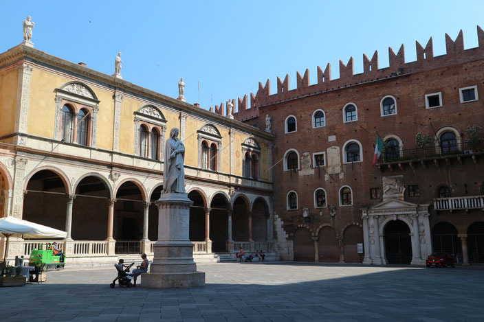 Piazza dei Signori Verona must see