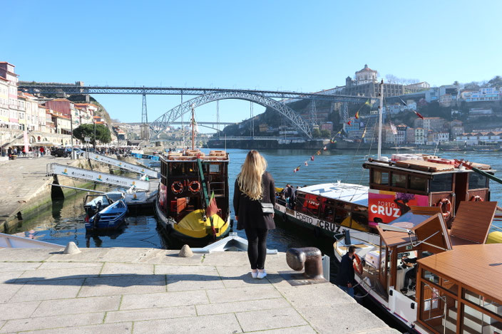 Am Ufer von Porto mit Blick auf die Brücke Louis I.