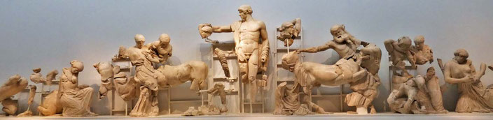 Museum antikes Olympia, Rekonstruktion des Westgiebels des Zeustempels