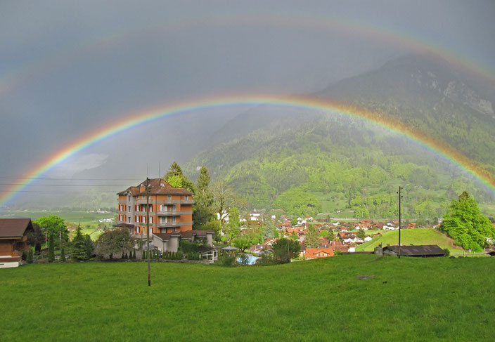 Regenbogen über Wilderswil 