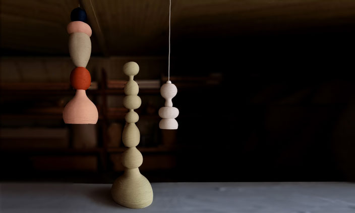 luminaire totem made-in-france design Sarah Morin création unique lampes couleurs decoration creative calebasse compiegne fabrication française suspension lampes abat-jour lampadaire lighting lampshade pendant-light peintures ressources compiegne paris