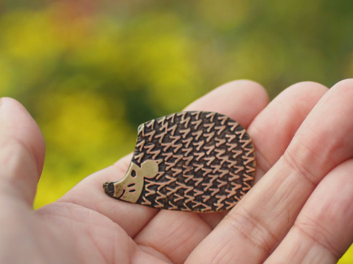 ハリネズミ ブローチ / Hedgehog Brooch