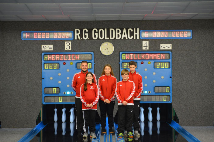 v. l. steh.: Marco Kölsch (Trainer), Vanessa Hasenstab, Leonie Parr, Gabriel Kissel, Simon John