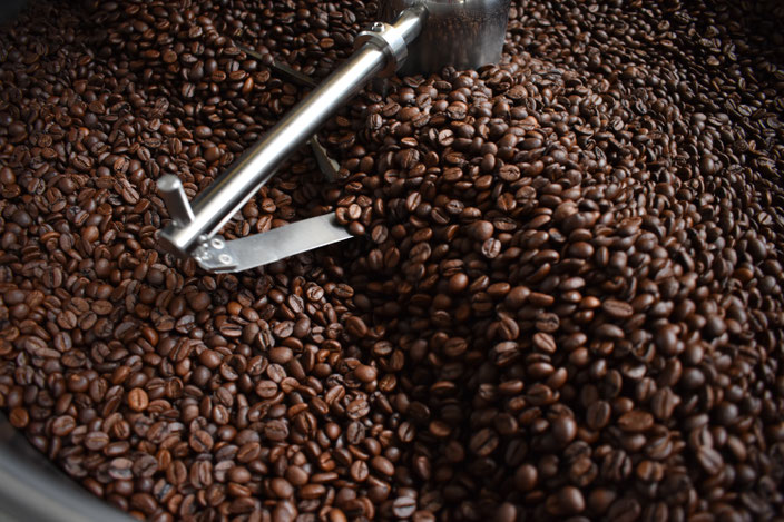 Im Trommelröster gerösteter Kaffee