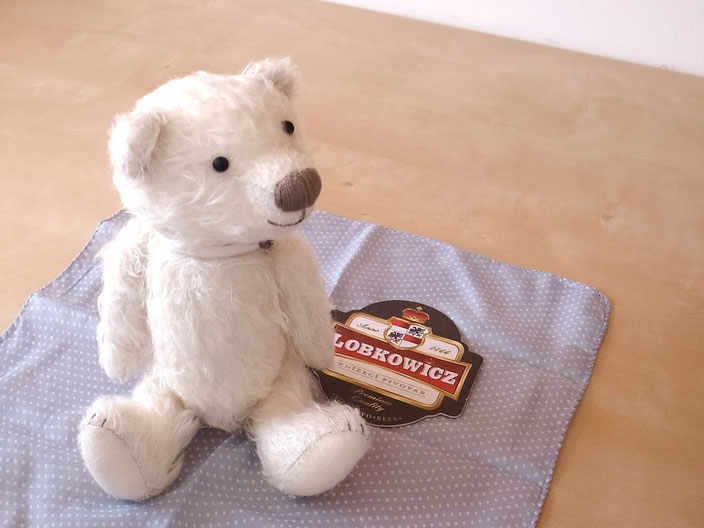 021 くもくま stand 24cm ・ sit 18cm ・ weight 190g