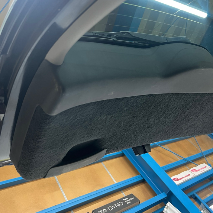 VOLVO V50　カーフィルム施工　WINCOS　新潟　内張りの補修