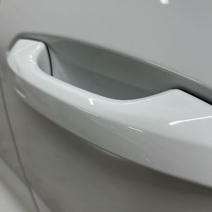 Audi SQ6 Sportback e-tron　カーフィルム施工　プロテクションフィルム施工　新潟　ドアカップ