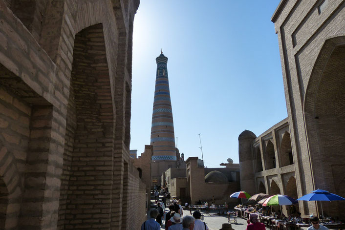 Minarett der Islam Hodscha Medrese in Chiwa