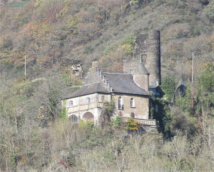 Burg Falkenstein von unten