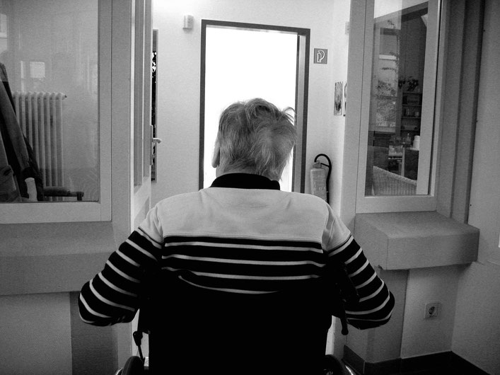 Waarom is een hoog laag bad zo belangrijk voor hulpbehoevenden
