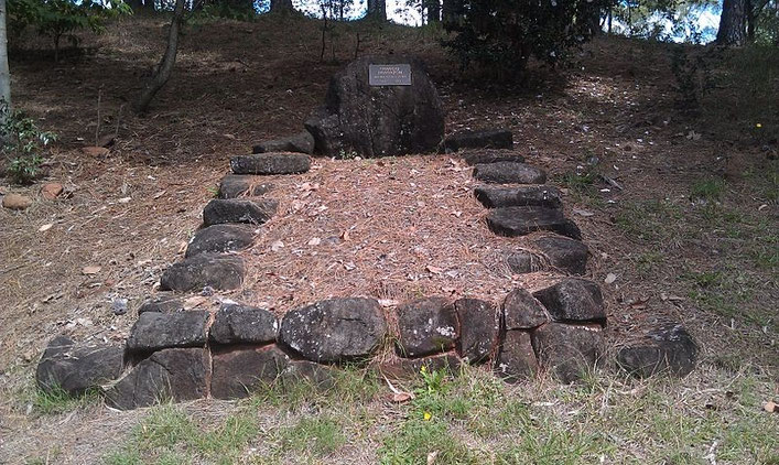 Francis' Grave ; Avatar's Abode, Queensland, Australia