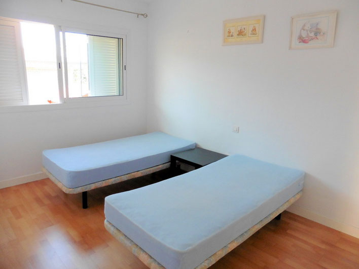 2. Schlafzimmer