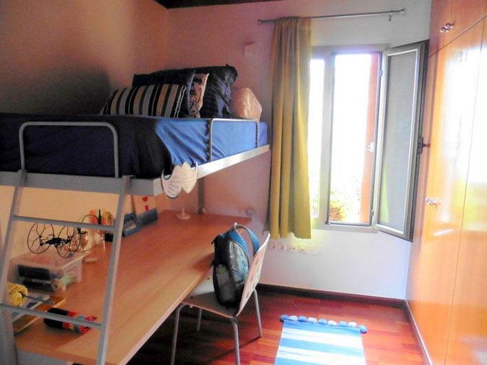 2. Schlafzimmer