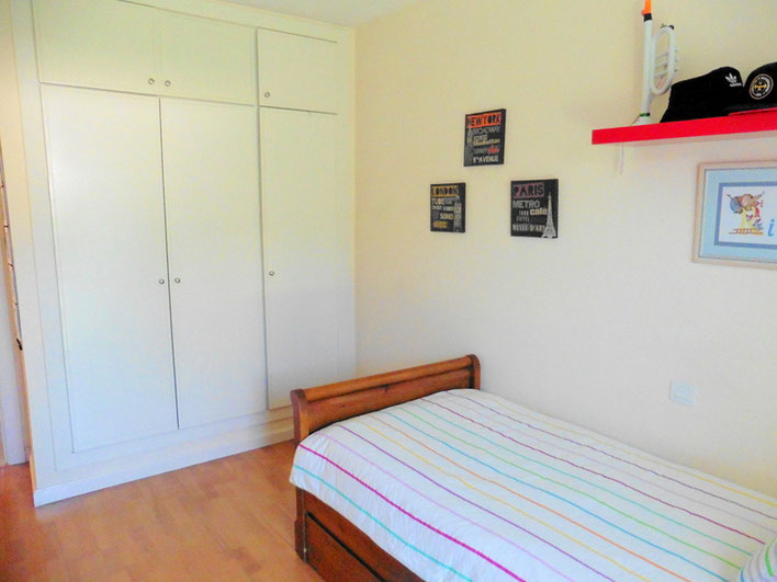 2. Schlafzimmer