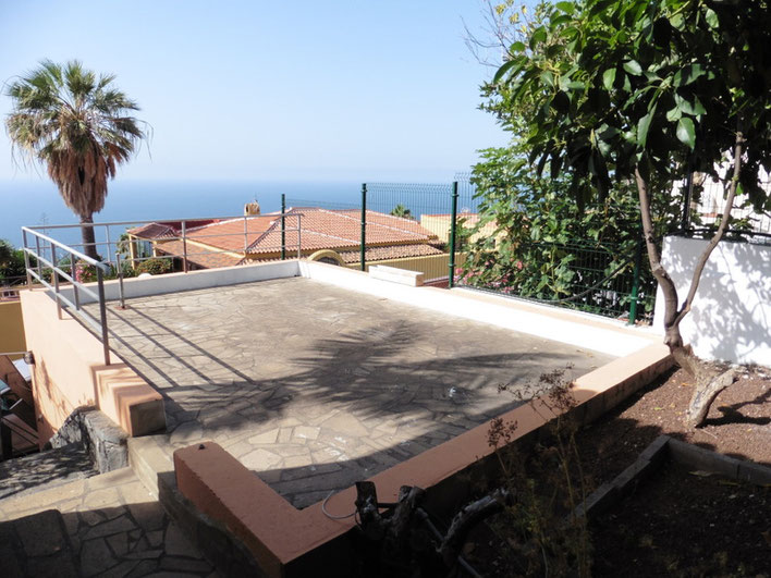 Grosse separate Terrasse