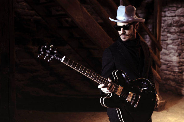 Roots-Rock, Country und Blues gehen auch in Bayern gut von der Hand: T. G. Copperfield präsentiert am 8. November im Glemser "Hirsch" sein neues Album "All In Your Head". Foto: Carmen Wiendl