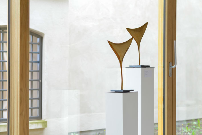 Heidrun Feistner: Der große Gesang / El canto general / 2 Bronzen poliert / Exemplare 1/5 / 45 und 47 cm / 2018 / Foto Scholz RFB Die Engel bedenken sich