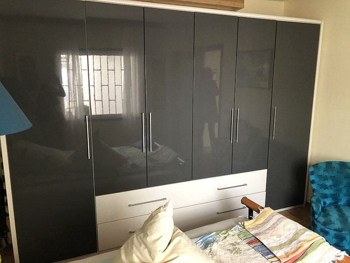 geräumiger Kleiderschrank