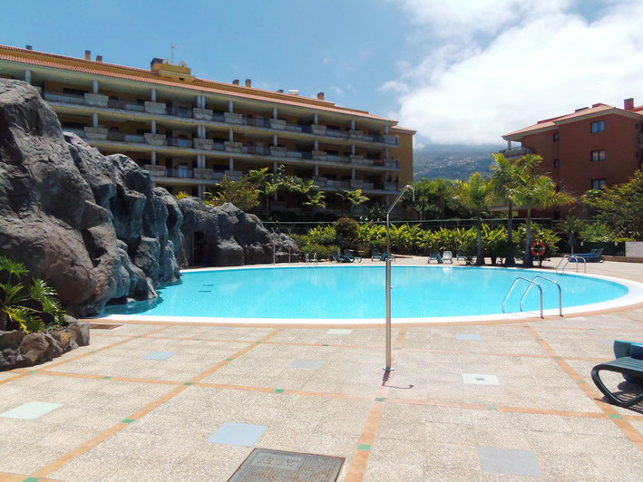Außenduschen am Pool 