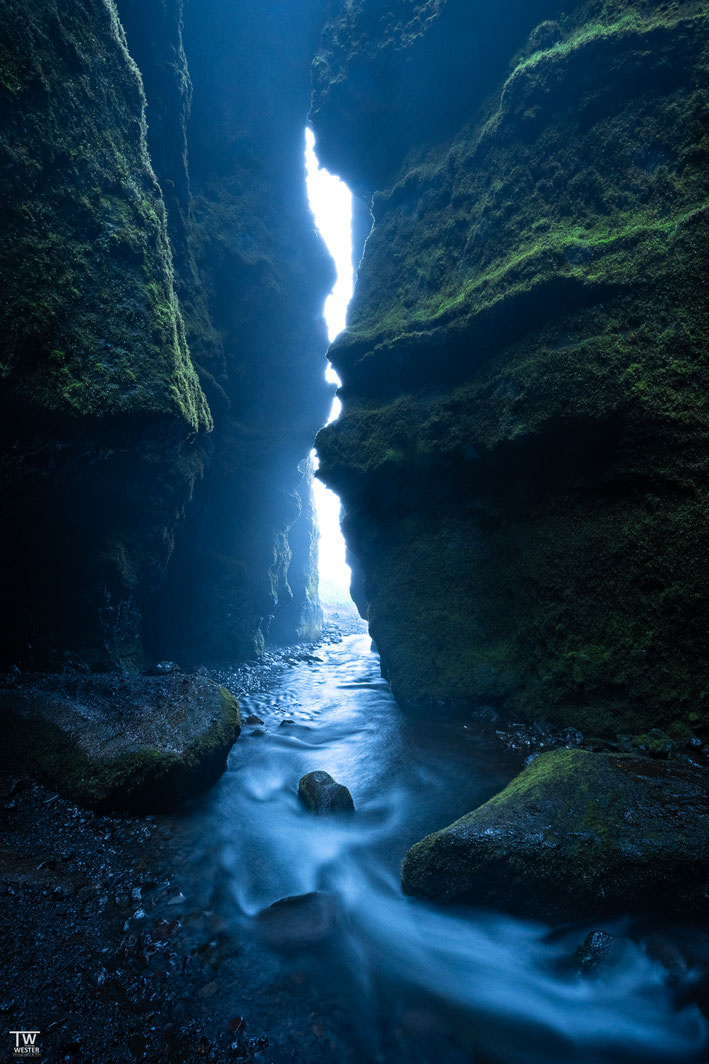 (5) In dieser Höhle wurden wir alle seeeehr nass 😉