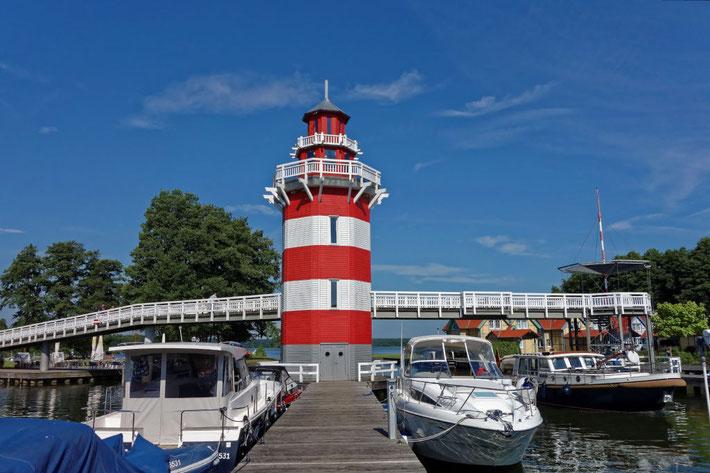 Leuchtturm im Hafendorf Rheinsberg