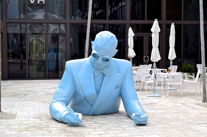 Le Corbusier (2013) by Xavier Veilhan