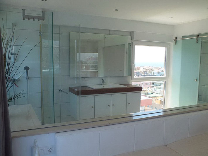 Schlafzimmer mit Bad en suite