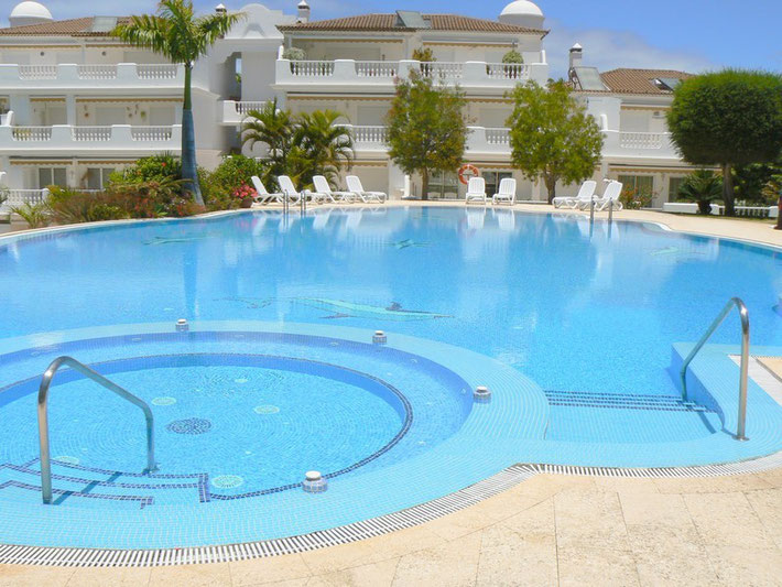 Pool mit Jacuzzi