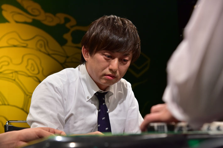「緊張しすぎて理牌忘れました」と語るHIRO柴田