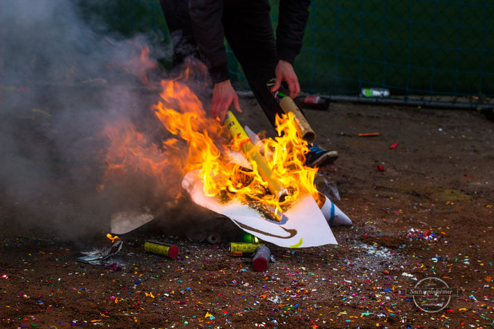 Black Devils Hoyerswerda - Pyrotechnik in Thonberg Groundhopping