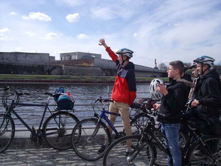 Au départ d'une balade à vélo de 3 heures...sous le soleil !