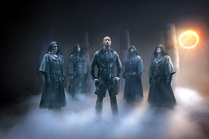 Der finnische Metal-Fünfer Beast In Black tourt im Oktober und November als Support-Act von Helloween durch Europa. Foto: Promo