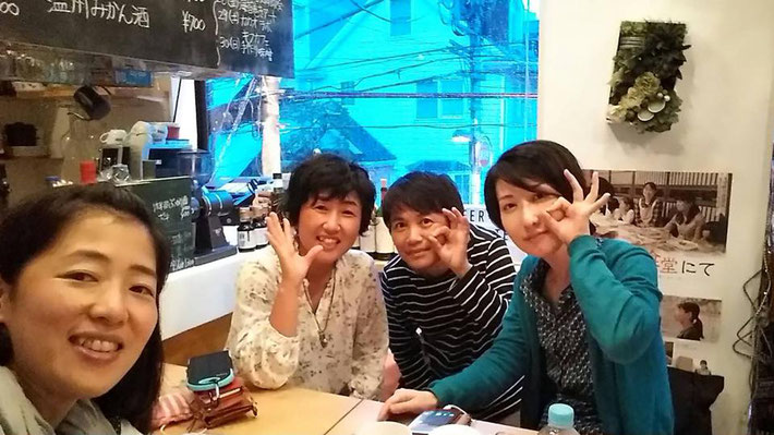 私、七美恵さん、マスターのオサムさん、自分の中のイメージスキャニングセッションのゆにこさん